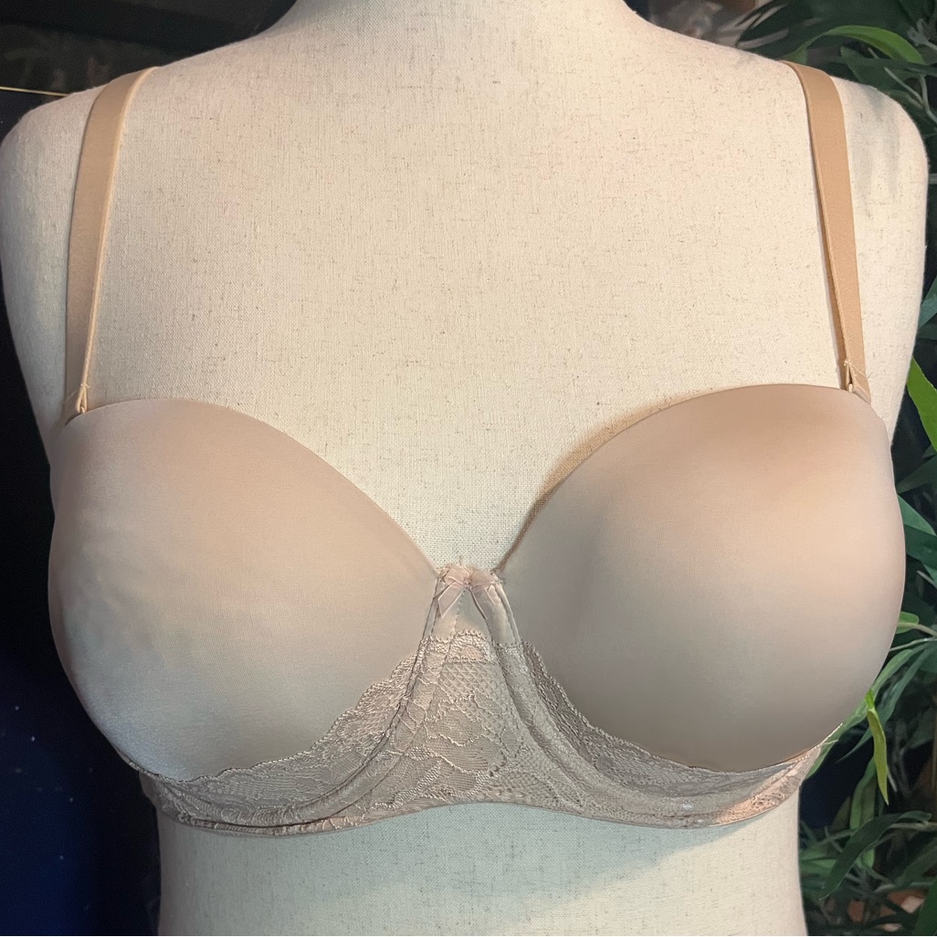 Like New Torrid Elegant Nude Lace Strapless Bra